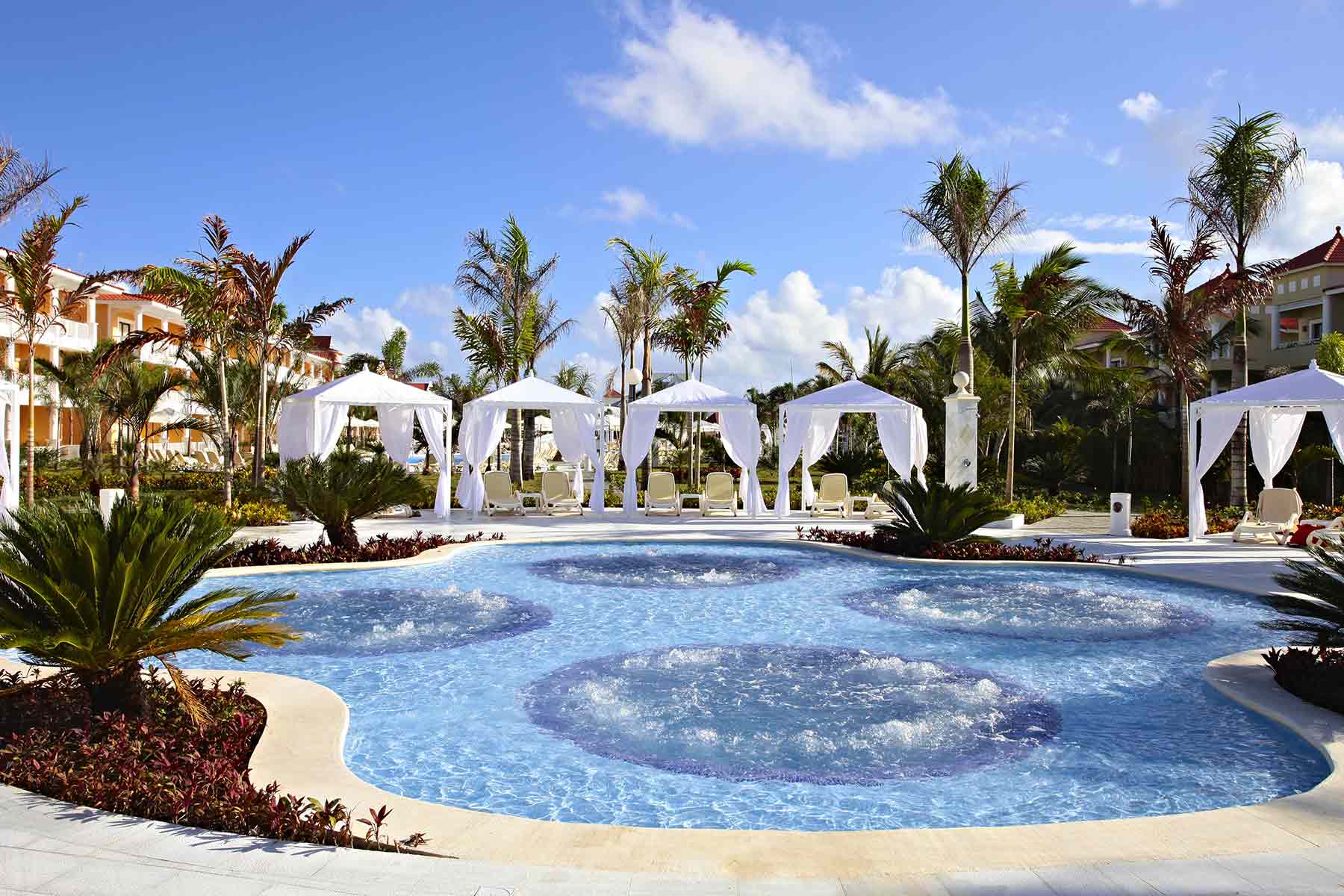 Gallery Image Luxury Bahia Principe Ambar Green 7
