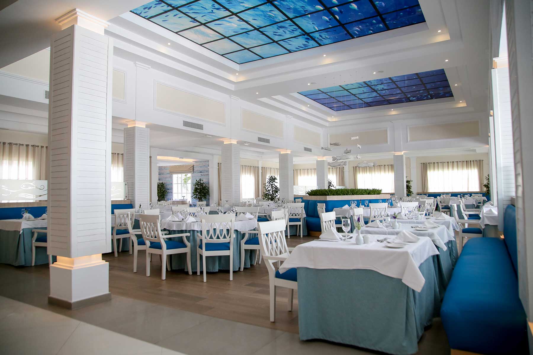 Gallery Image Grand Bahia Principe Aquamarine 3
