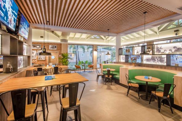 Hotel Bar at Grand Bahia Principe Portillo