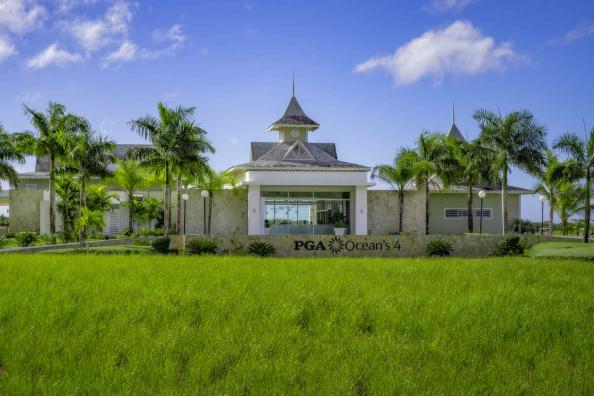 Golf at Luxury Bahia Principe Bouganville 2