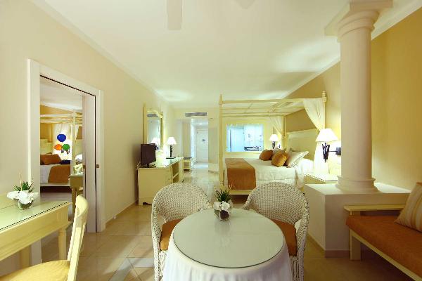 Family Master Suite Room Grand Bahia Principe El Portillo 1