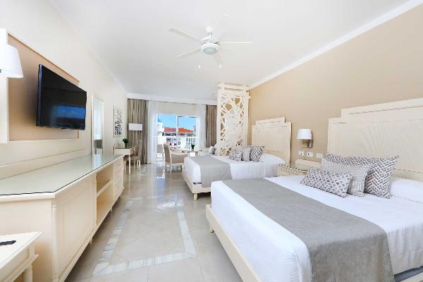 Junior Suite Deluxe Room at Luxury Bahia Principe Fantasia Don Pablo Collection10