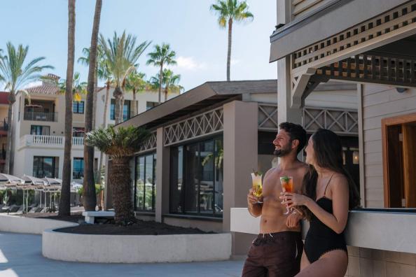 Gallery Image Luxury Bahia Principe Ambar Blue 5